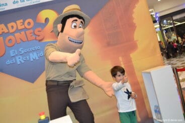 Visita de Tadeo Jones al Centro Comercial Portal de la Marina 2017 – Nene con Tadeo