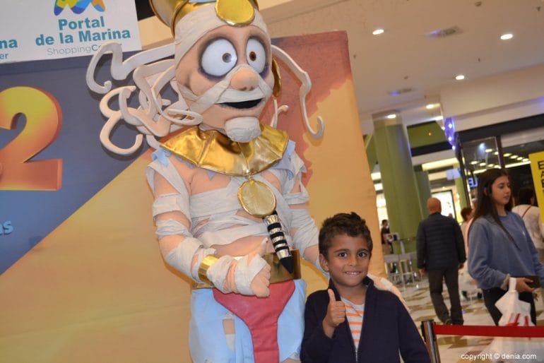 Visita de Tadeo Jones al Centro Comercial Portal de la Marina 2017 - Momia
