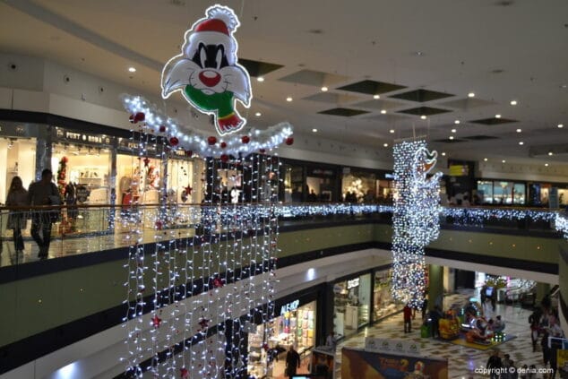 93 luces de navidad del centro comercial portal de la marina