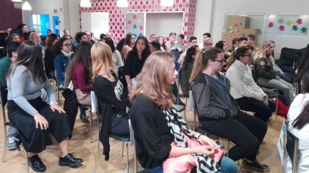 alumnos de la escuela de jovenes emprendedores de denia