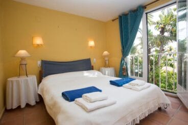Amplio dormitorio Aguila Rent a Villa