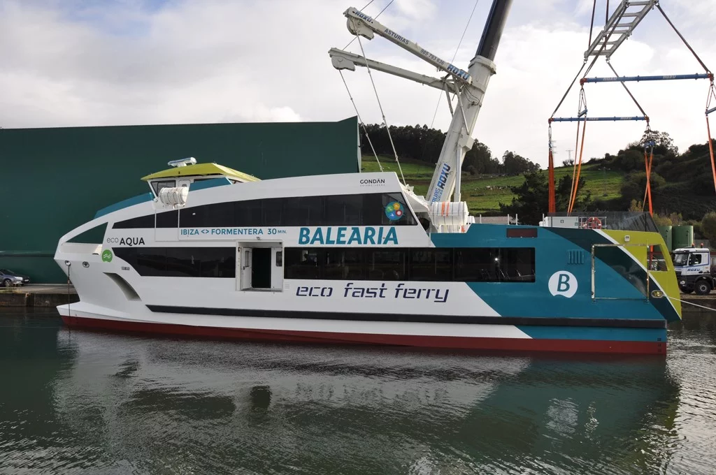 Botadura del eco fast ferry de Baleària