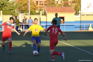 cesar jugando la pelota