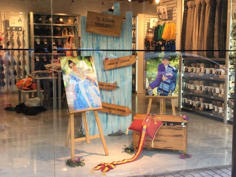 Escaparate de los cargos infantiles de Baix la Mar