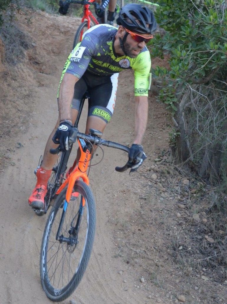 Javier Almela durante la carrera