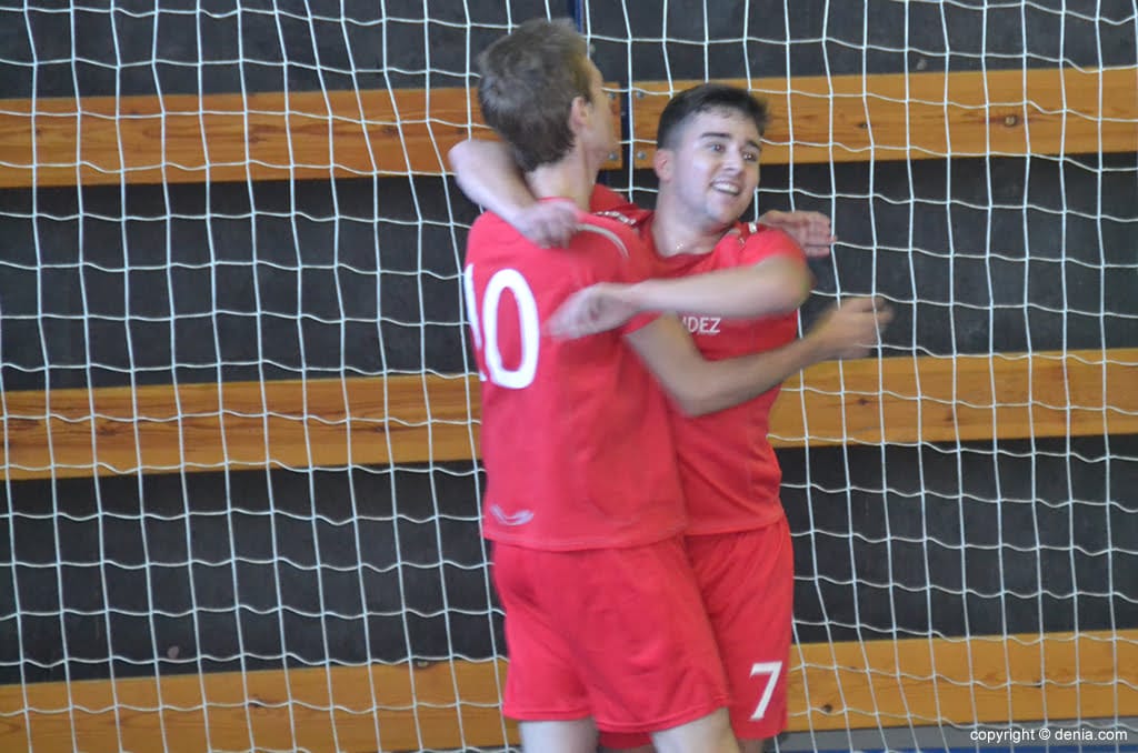 jugadores del paidos celebrando un gol