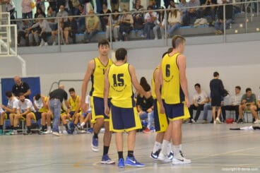 jugadores seniors del denia basquet