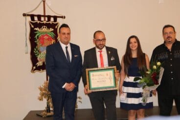 reconocimiento del gremio de artistas de hogueras a les roques