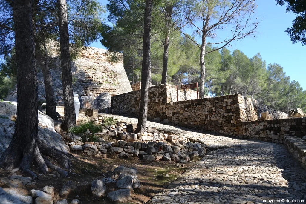Visita guiada al cementerio de La Vila o la Vila Vella, Castillo de Dénia 1 vila vella del castillo de denia