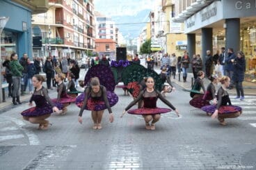 Visita de Papá Noel a Dénia – Bailarinas