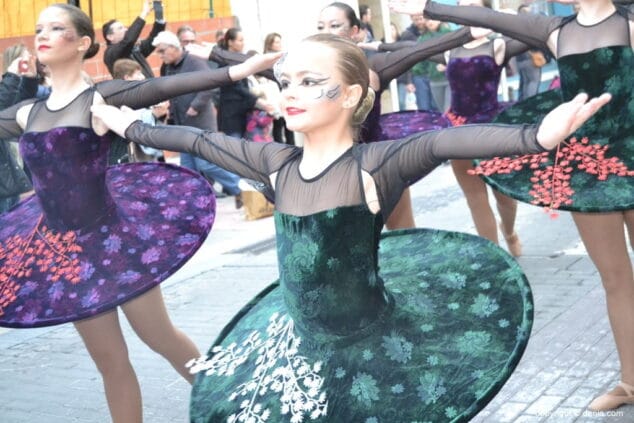 09 visita de papa noel a denia bailarinas