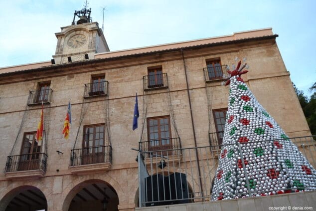 12 visita de papa noel a denia arbol
