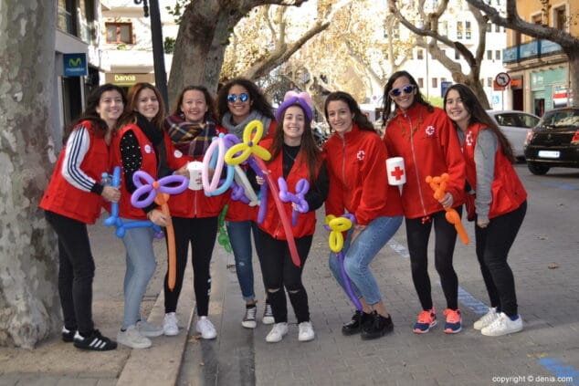 14 dia de la banderita denia 2017 voluntarias de cruz roja