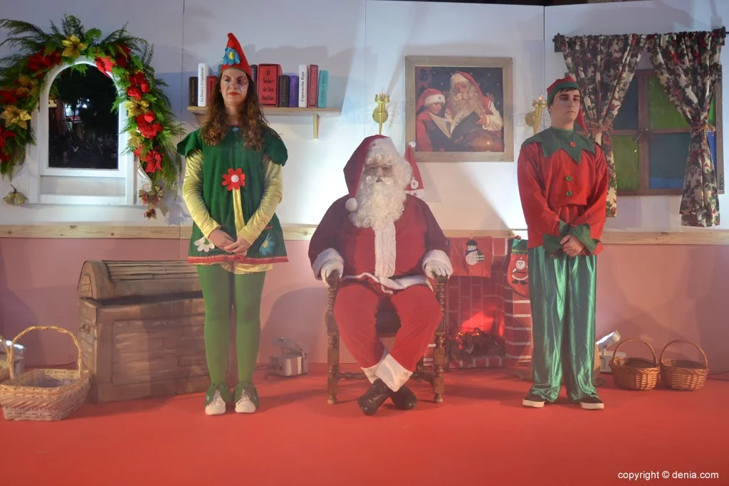 Visita de Papá Noel a Dénia – Papá Noel y los elfos