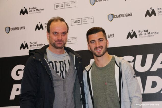 23 gaya en portal de la marina foto con gaya