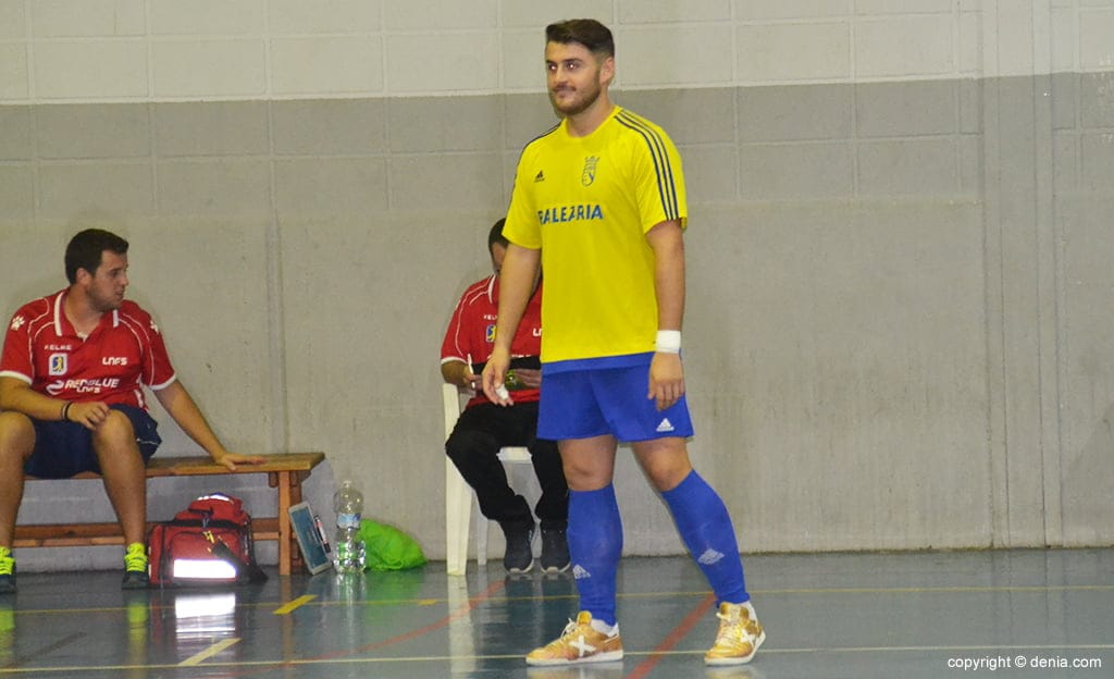 alex pla durante el partido