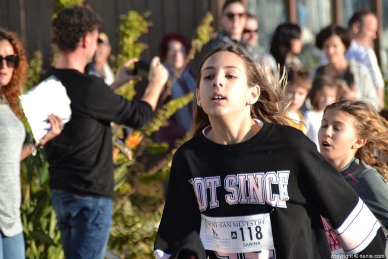 Atleta Alevín en plena carrera