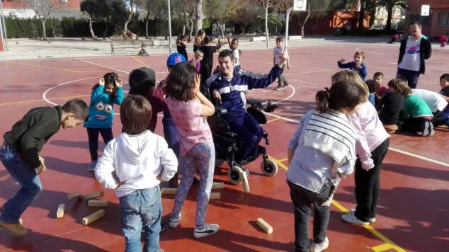 condenados al bordillo acerca su realidad a las aulas