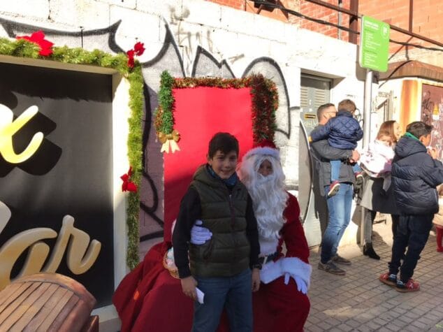Papá Noel visitó el casal de Baix la Mar 2 el presidente infantil de baix la mar con papa noel