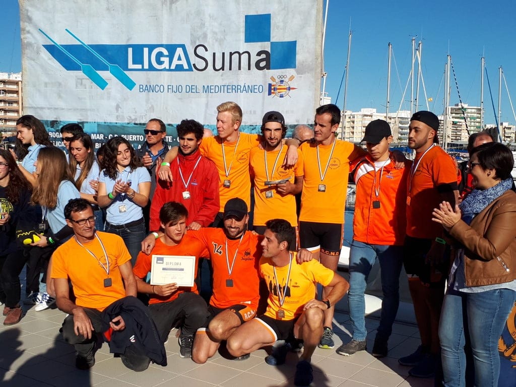 Medalla de plata en el autonómico de fondo de remo para el Real Club Náutico de Dénia 1 equipo de remo del real club nautico de denia