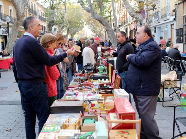 expositores de la xx feria del juguete de denia