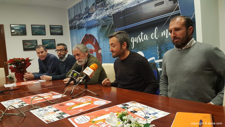 Gabriel Martínez junto a los representantes de los clubes que alberga Marina de Dénia