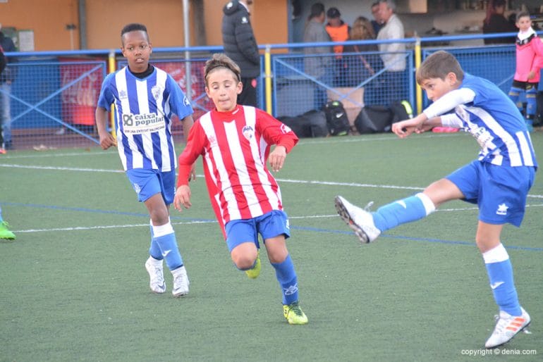 Jugador benjamín del CD Jávea