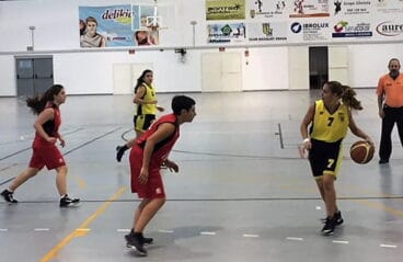 luci tomas botando el balon