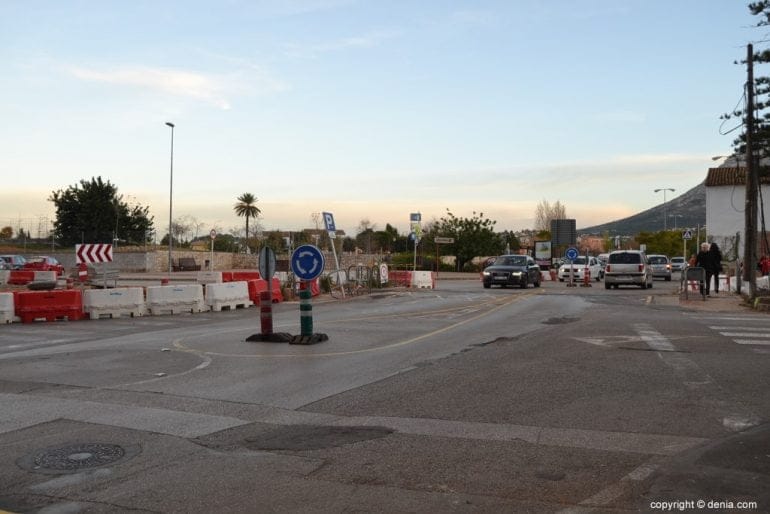 Obras en el cruce de Joan Fuster y Diana