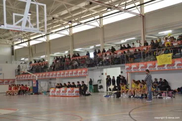 Pabellón lleno de aficionados