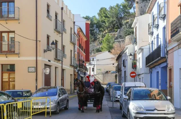 Papá Noel visitó el casal de Baix la Mar 7 papa noel llega a baix la mar