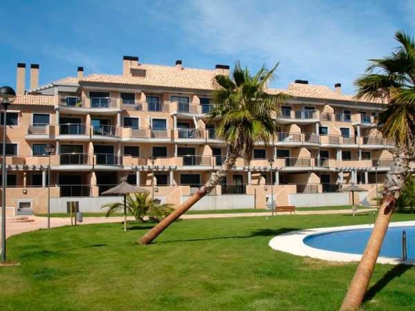 piscina y jardin euroholding