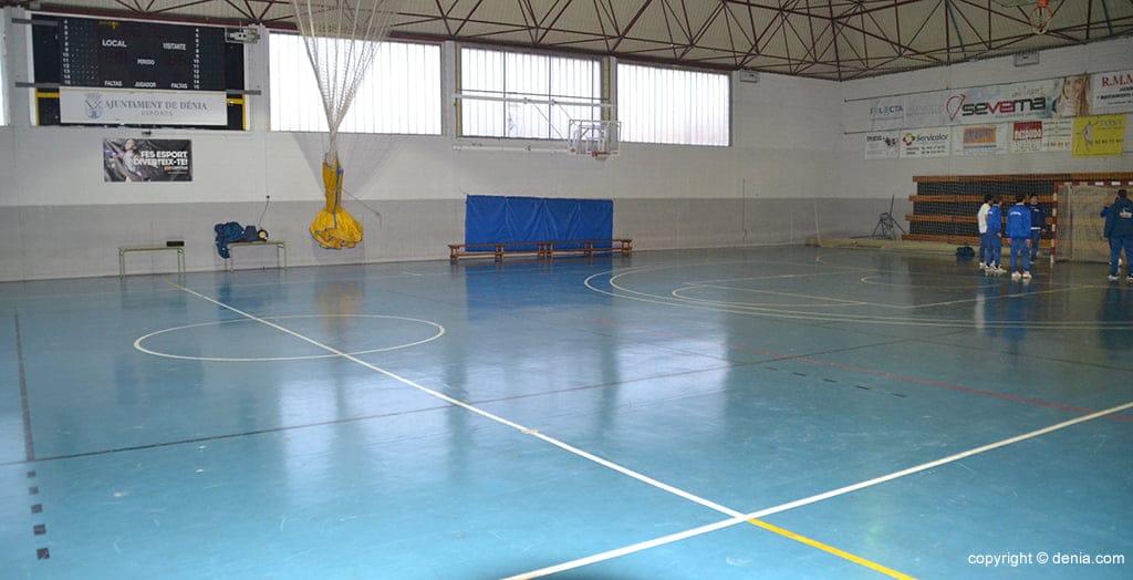 Los jugadores del Dénia Futsal no jugaron su partido ante el Hospitalet Bellsport 1 pista vacia