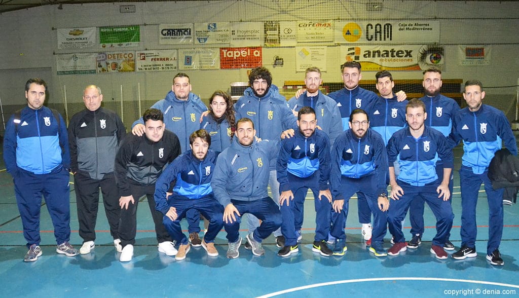 Los jugadores del Dénia Futsal no jugaron su partido ante el Hospitalet Bellsport 3 plantilla denia futsal ultima foto