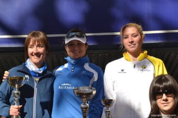 Podio senior femenino Media Maratón