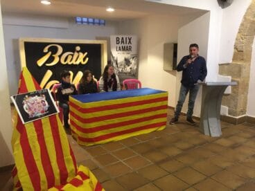 Presentación del monumento infantil de Baix la Mar