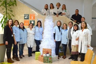 profesionales del departamento de salud de denia celebran la navidad