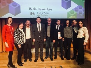 profesores del raquel paya con el president de la generalitat