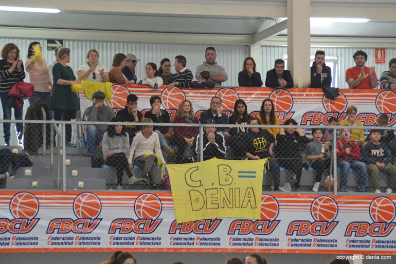 dianenses supporters in the stands