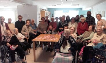 taller de navidad en la residencia de la tercera edad