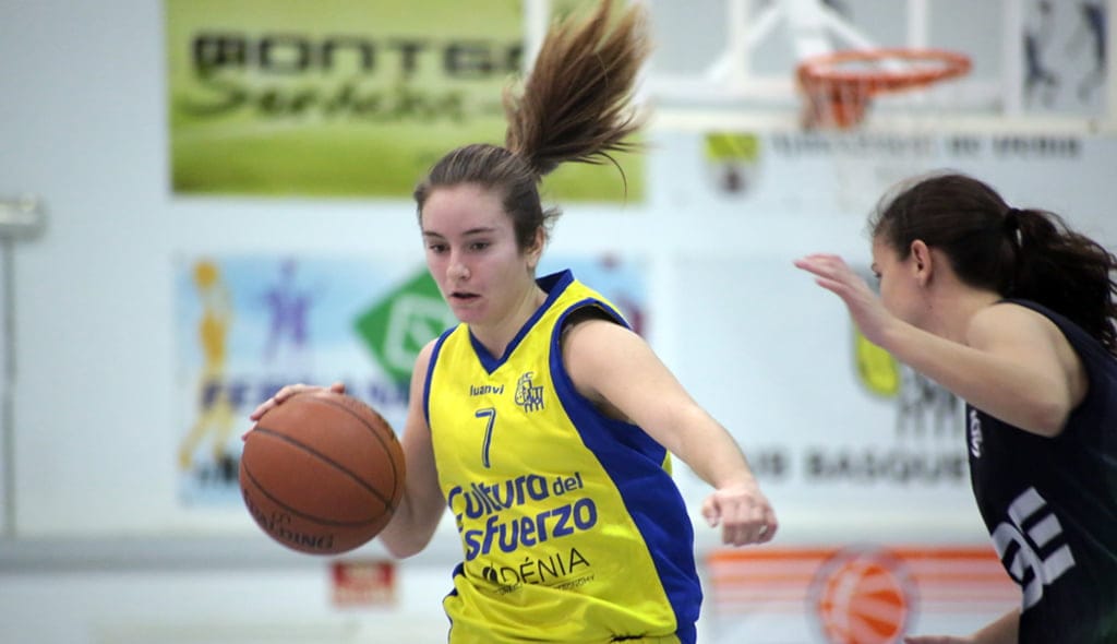 teresa jardon atacando el aro