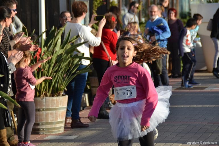 Una benjamín llegando a meta