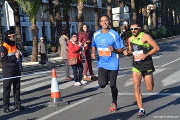 Youssef Ahatach juntoo a Toni Soler en el puerto