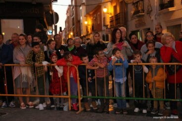 Cabalgata Reyes Magos Dénia 2018 – Esperando a los Reyes