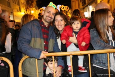 Cabalgata Reyes Magos Dénia 2018 – Familia en la cabalgata