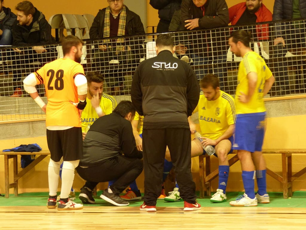 El Dénia Futsal sacó su orgullo y buen juego para ganar al Linyolas FS (3-6) 2 atendiendo a blai