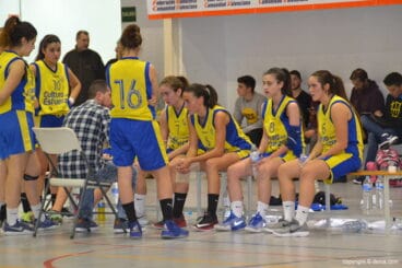 banquillo del cd denia basquet
