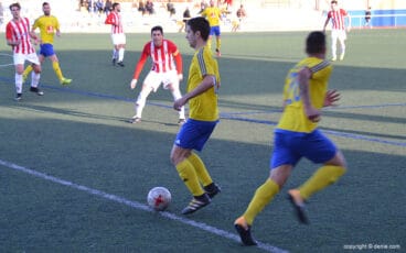 cesar controlando el balon