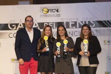 directiva con la representante del equipo veteranas 40 dell ct denia