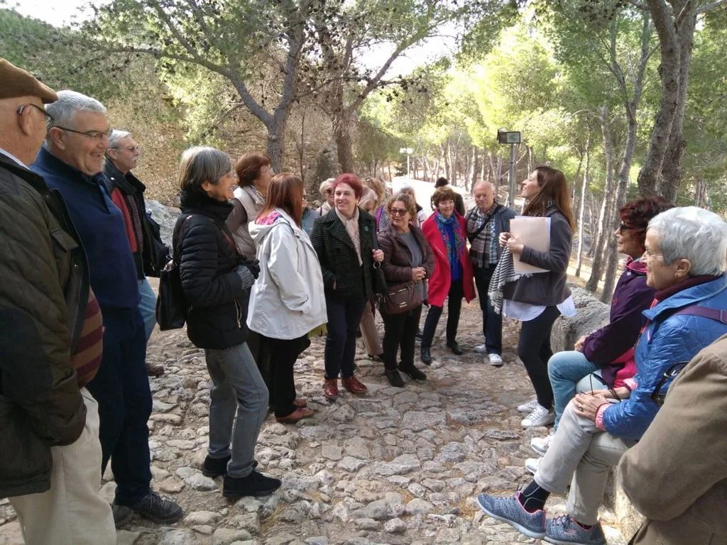 Los alumnos de la UNED Senior visitan el Castillo de Dénia 1 excursion de la uned senior al castillo de denia